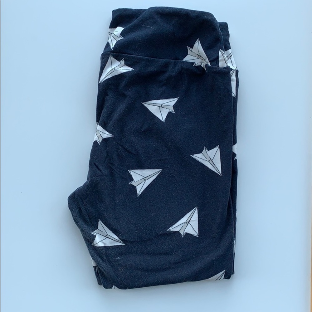 Lularoe OS paper airplane leggings